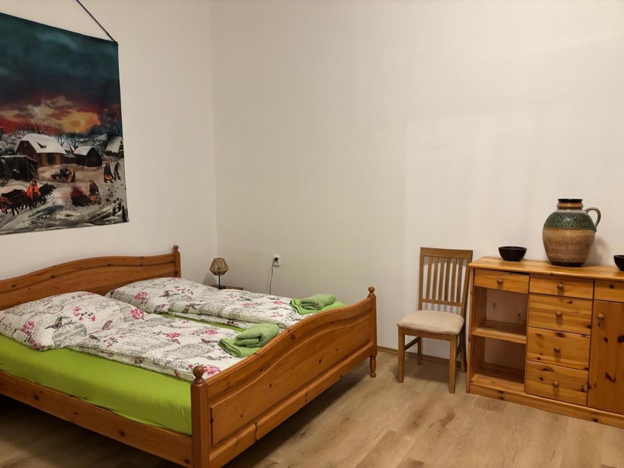City Apartment Cheb Esterno foto
